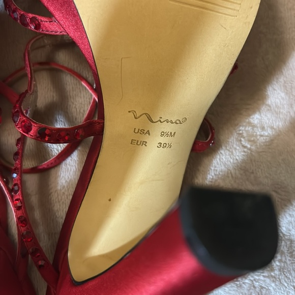 Preowned Nina Satin Red rhinestone Strappy heels Size 9.5 M - Picture 5 of 6